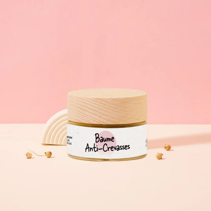 Baume anti-crevasses pour peaux sensibles, soin bien-être féminin avec couvercle en bois