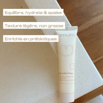 Crème visage hydratante légère enrichie en prébiotiques pour peau apaisée et équilibrée
