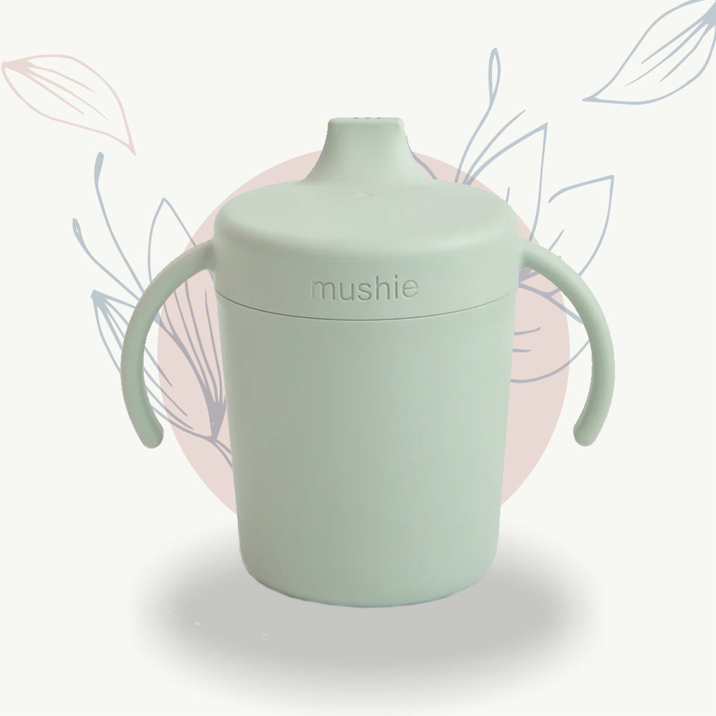 Gobelet anti-fuite pour bébé Mushie, vert doux, idéal pour la maternité et le développement infantile