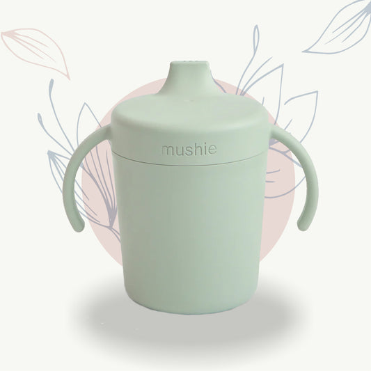 Gobelet anti-fuite pour bébé Mushie, vert doux, idéal pour la maternité et le développement infantile