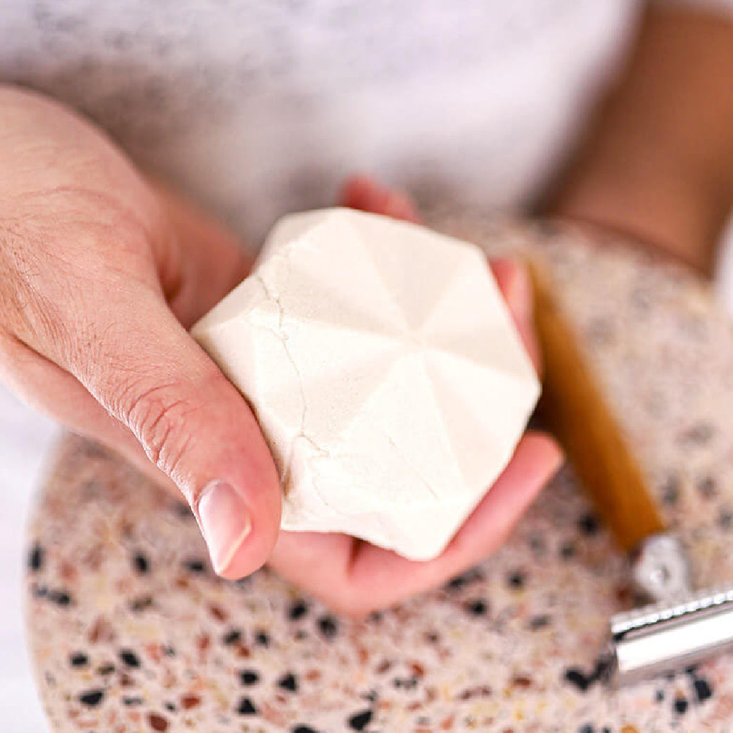 Savon solide géométrique pour soins intimes et bien-être féminin